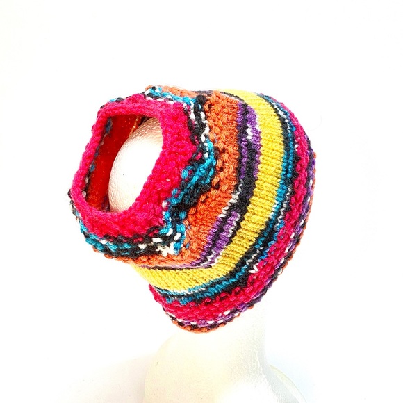 NWT Hand Knit Bright Stripes Ponytail/Messy Bun Beanie Hat One Size Fits Most - Picture 3 of 5